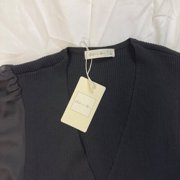 Active USA Tops - active usa small nwt black shear sleeves